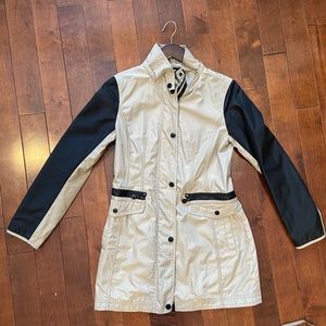 Lightweight Trench coat / Waterproof jacket